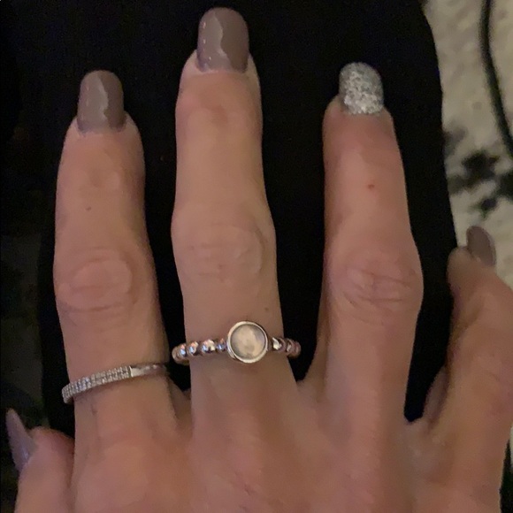 Pandora ring, 🌸 EUC, worn handful of time💗size 7 - Picture 1 of 4
